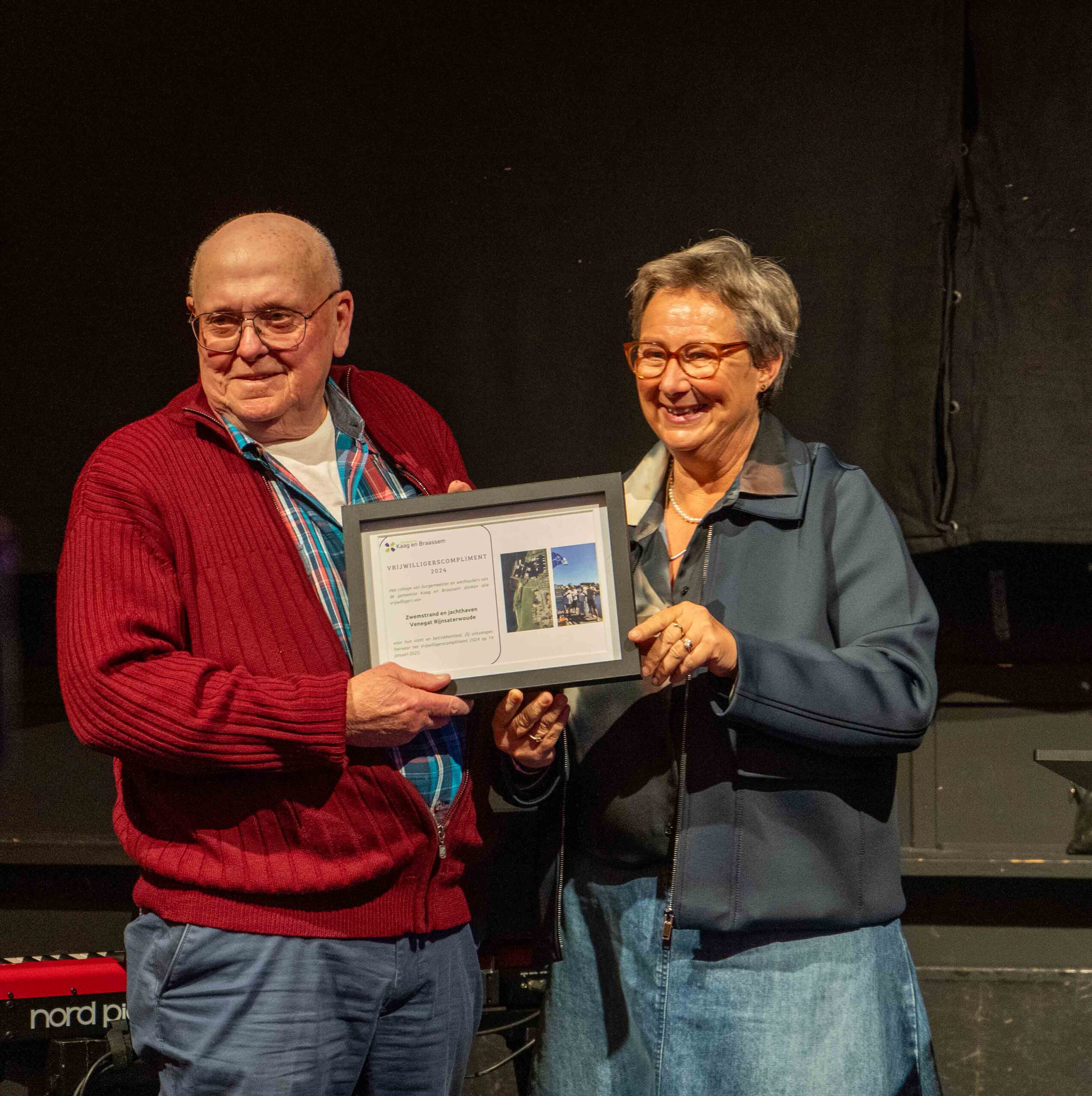 Wethouder Yvonne Peters tijdens de uitreiking met de nieuwjaarsontmoeting